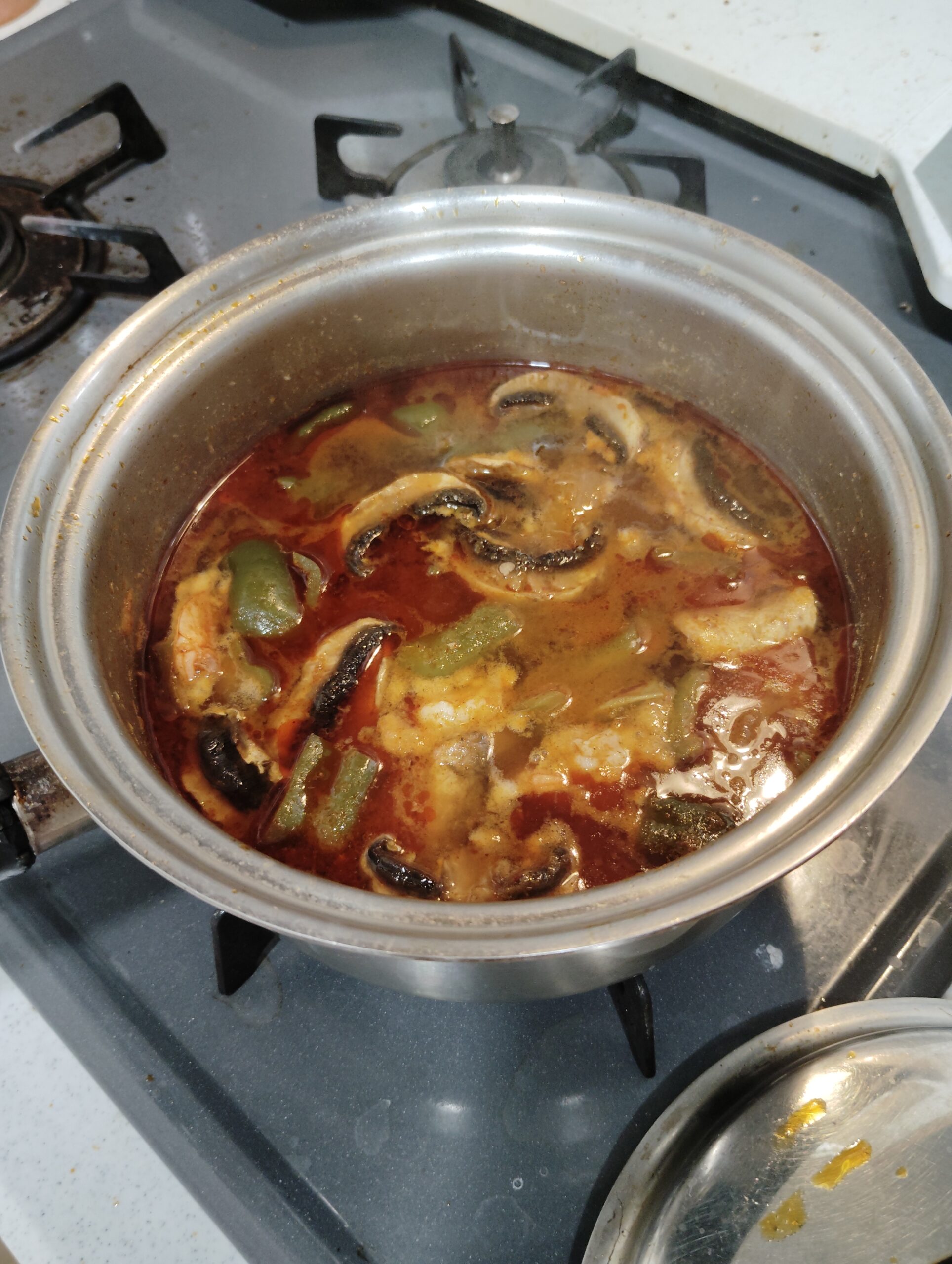 出来立てトムヤムクンスープ。